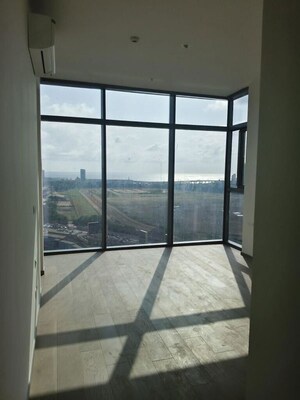 Room in 4 BHK Apartment at Piramal Mahalaxmi, Mahalaxmi – for Sale