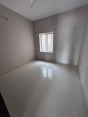 Room in 2 BHK Apartment at Kolte Patil Raaga, Hennur Road – for Rent