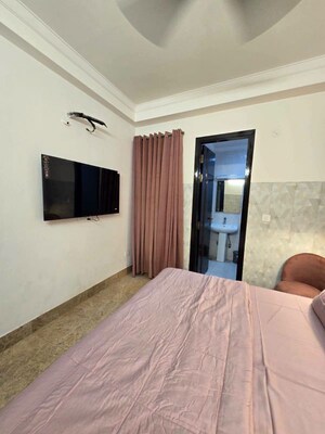 Bedroom in 2 BHK Builder Floor at Saket – for Rent