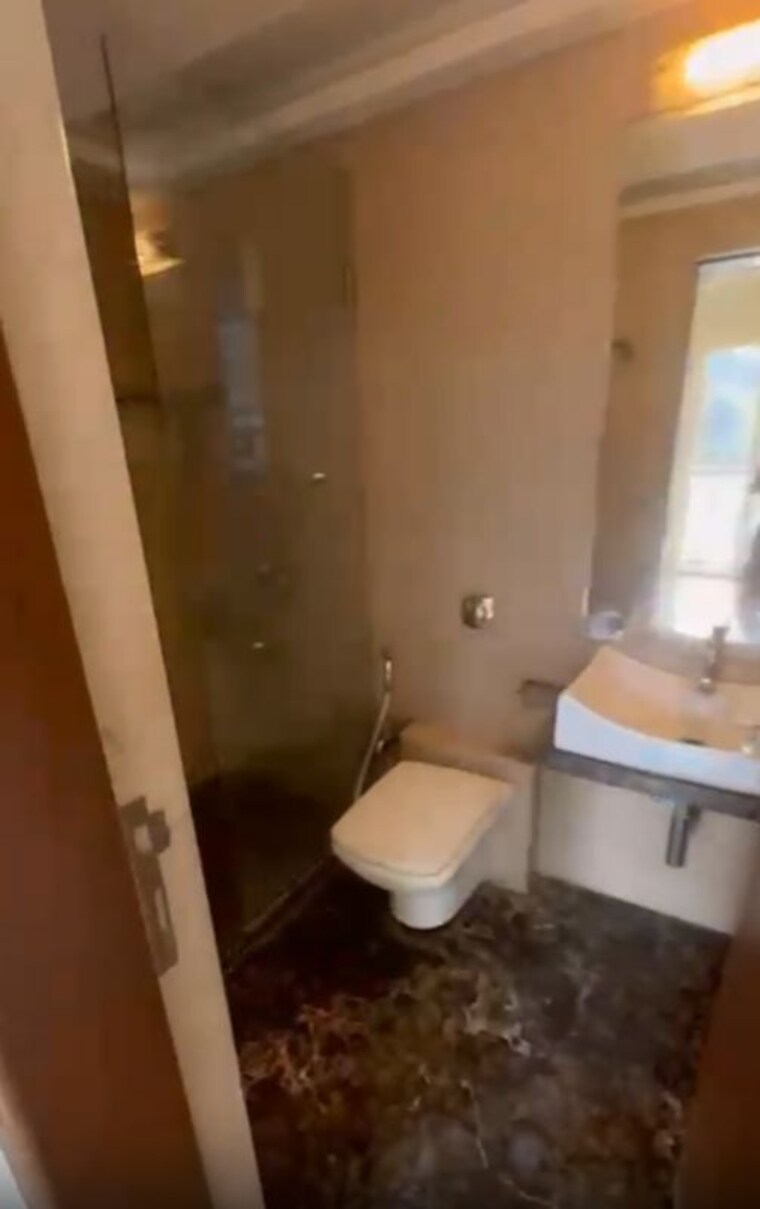 Bathroom, palazzo-heights 3 Bedroom 2000 Sq.Ft. Apartment In Khar West Mumbai 10432293
