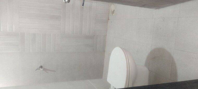 Bathroom, goel-ganga-millennia 1.5 Bedroom 650 Sq.Ft. Apartment In Undri Pune 10460158