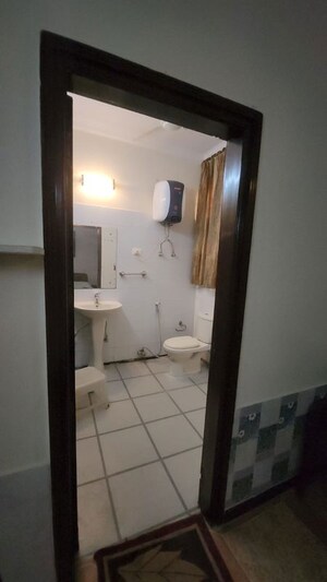 Bathroom in 2 BHK Builder Floor at Sector 30 – for Rent
