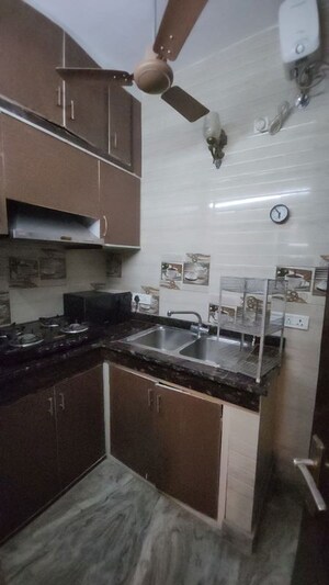 Kitchen in 2 BHK Builder Floor at Sector 30 – for Rent