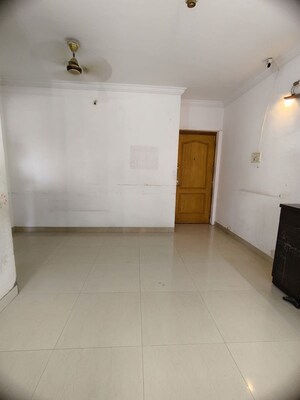Room in 2 BHK Apartment at Ashish Swapnalok Towers, Goregaon East – for Rent