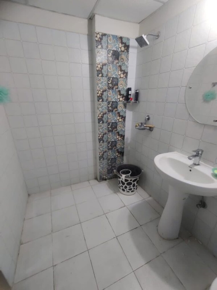 Bathroom, paramount-emotions 3.5 Bedroom 1710 Sq.Ft. Apartment In Sector 1 Greater Noida Greater Noida 10466625