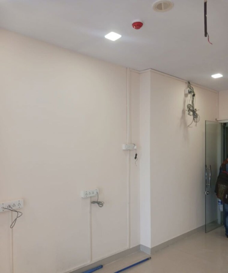 Room, vikhroli west Commercial Office Space 300 Sq.Ft. In Vikhroli West Mumbai 10466631