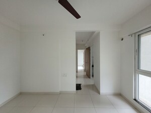 Room in 1.5 BHK Apartment at Godrej Emerald, Ghodbunder Road – for Rent