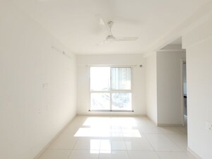 Room in 1.5 BHK Apartment at Godrej Emerald, Ghodbunder Road – for Rent