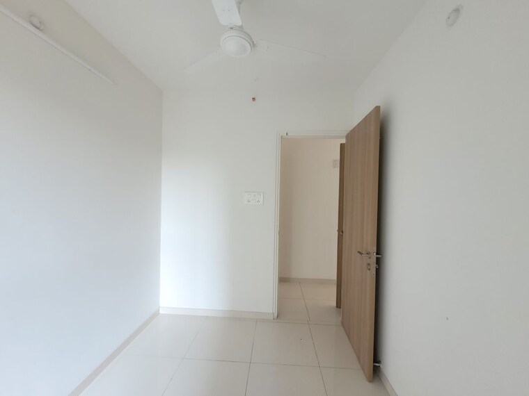 undefined, godrej-emerald 1.5 Bedroom 525 Sq.Ft. Apartment In Ghodbunder Road Thane 10466624