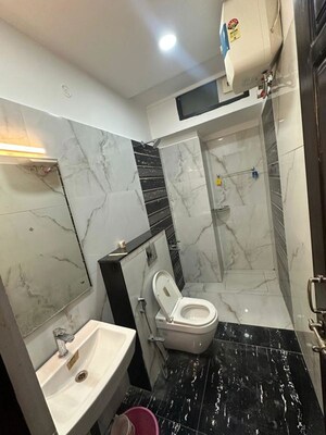 Team Area in 3 BHK Builder Floor at Gomti Nagar – for Rent