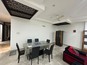 Team Area in 3 BHK Builder Floor at Gomti Nagar – for Rent