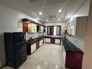 Kitchen in 3 BHK Builder Floor at Gomti Nagar – for Rent