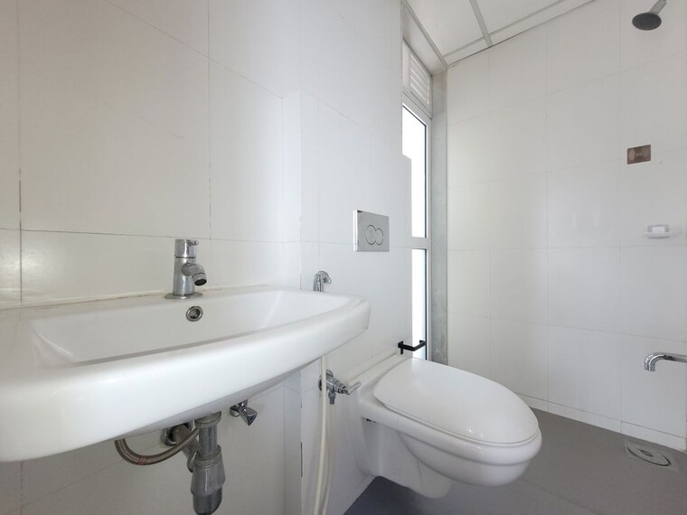 Bathroom, godrej-emerald 1.5 Bedroom 530 Sq.Ft. Apartment In Ghodbunder Road Thane 10466669