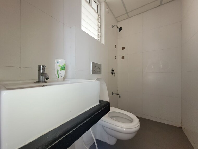 Bathroom, godrej-emerald 1.5 Bedroom 530 Sq.Ft. Apartment In Ghodbunder Road Thane 10466669
