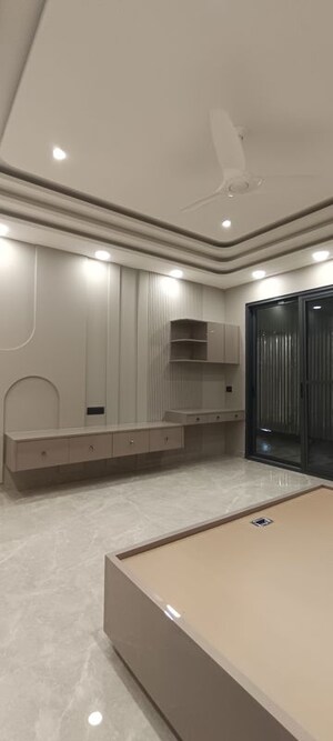 Building Lobby in 4 BHK Builder Floor at Parklands, Sector 85 – for Sale