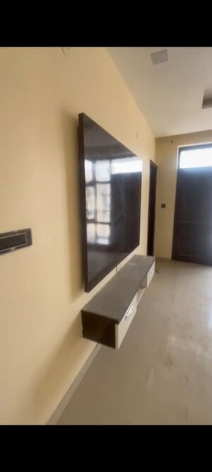Room in 2 BHK Apartment at Omaxe Heights, Sector 86 – for Sale