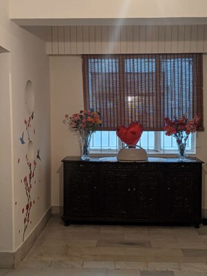 Bedroom in 4 BHK Apartment at Ratna Avenue, Richmond Road – for Sale