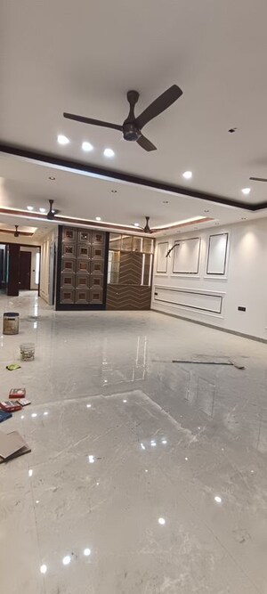Parking in 4 BHK Builder Floor at Parklands, Sector 85 – for Sale