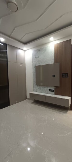 Bathroom in 4 BHK Builder Floor at Parklands, Sector 85 – for Sale