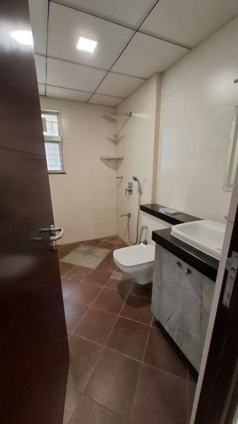 Bathroom, bhadra-landmark-mahalakshmi-layout 3 Bedroom 2350 Sq.Ft. Apartment In Mahalakshmi Layout Bangalore 10466788