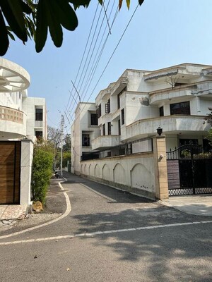  Plot For Sale in Sector 15a