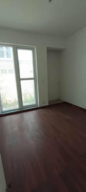 Room in 3 BHK Builder Floor at BPTP Parkland Pride, Sector 77 – for Sale