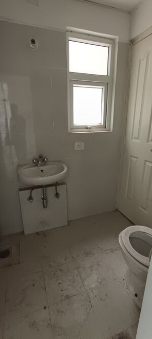 Bathroom in 3 BHK Builder Floor at BPTP Parkland Pride, Sector 77 – for Sale