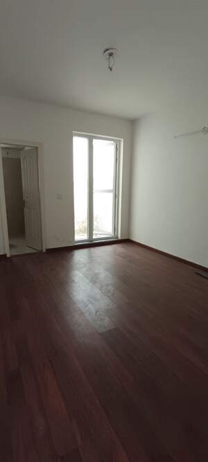 Room in 3 BHK Builder Floor at BPTP Parkland Pride, Sector 77 – for Sale