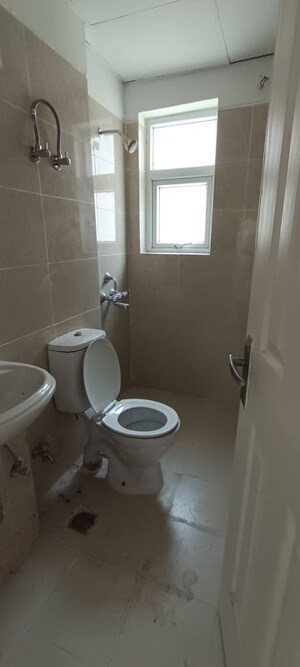 Bathroom in 3 BHK Builder Floor at BPTP Parkland Pride, Sector 77 – for Sale