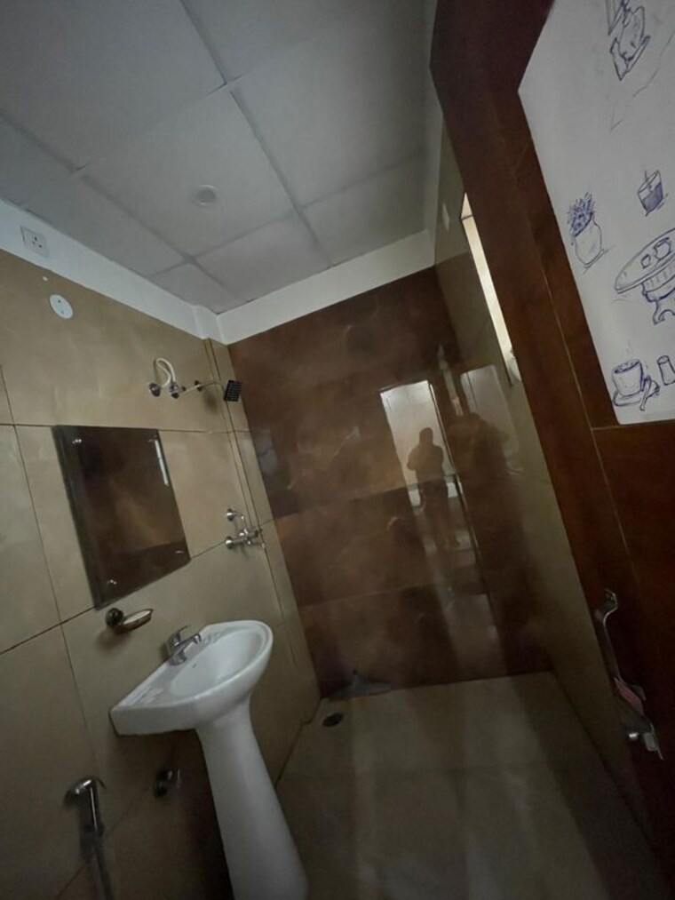 Bathroom, dhakoli 3 Bedroom 1500 Sq.Ft. Apartment In Dhakoli Zirakpur 10441860