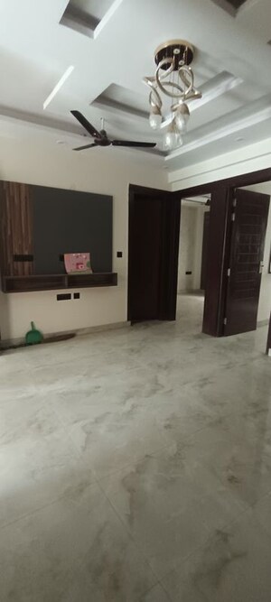 Room in 3 BHK Builder Floor at Fidato Honour Homes, Sector 89 – for Sale