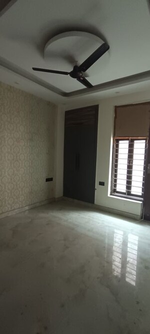 Room in 3 BHK Builder Floor at Fidato Honour Homes, Sector 89 – for Sale