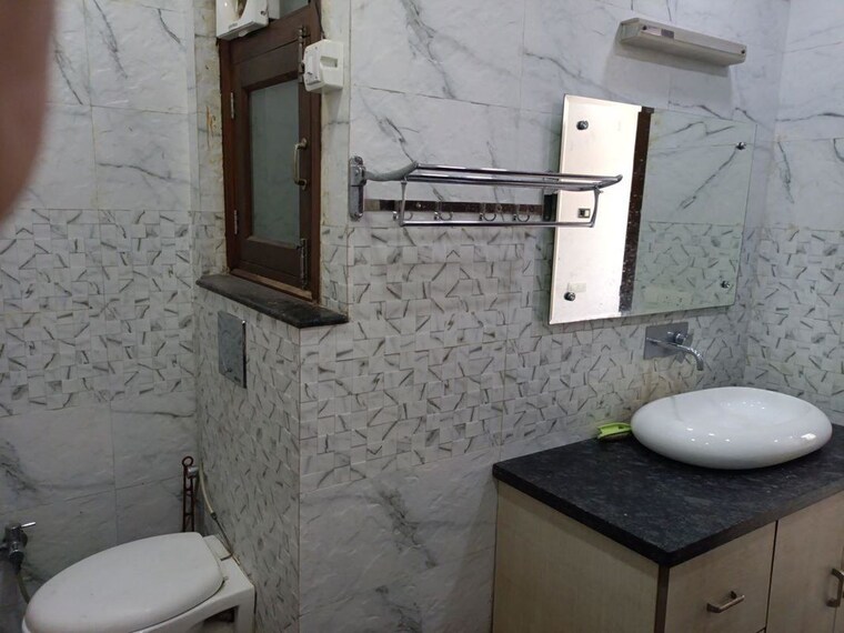 Bathroom, panchsheel vihar 3 Bedroom 1100 Sq.Ft. Apartment In Panchsheel Vihar Delhi 10466845