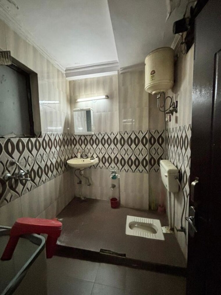 Bathroom, malviya nagar 2 Bedroom 1150 Sq.Ft. Builder Floor In Malviya Nagar Delhi 10466889