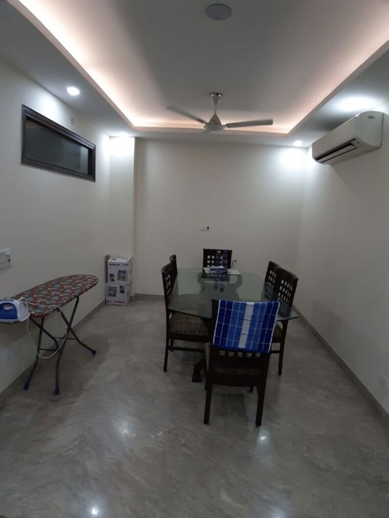 Team Area, kalkaji 3 Bedroom 2000 Sq.Ft. Builder Floor In Kalkaji Delhi 10466887