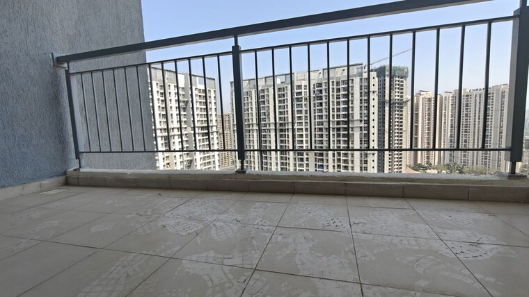 Balcony, godrej-emerald 3 Bedroom 907 Sq.Ft. Apartment In Ghodbunder Road Thane 10466879
