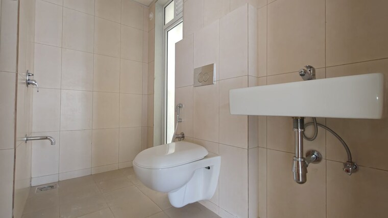 Bathroom, godrej-emerald 3 Bedroom 907 Sq.Ft. Apartment In Ghodbunder Road Thane 10466879