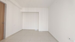 Room in 3 BHK Apartment at Godrej Emerald, Ghodbunder Road – for Rent
