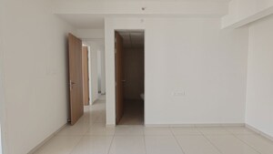 Room in 3 BHK Apartment at Godrej Emerald, Ghodbunder Road – for Rent