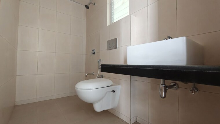 Bathroom, godrej-emerald 3 Bedroom 907 Sq.Ft. Apartment In Ghodbunder Road Thane 10466879