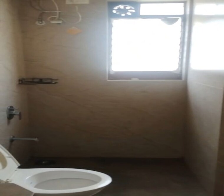 Bathroom, matunga east 3 Bedroom 1000 Sq.Ft. Apartment In Matunga East Mumbai 10466884