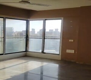 Bedroom in 3 BHK Apartment at Matunga East – for Rent