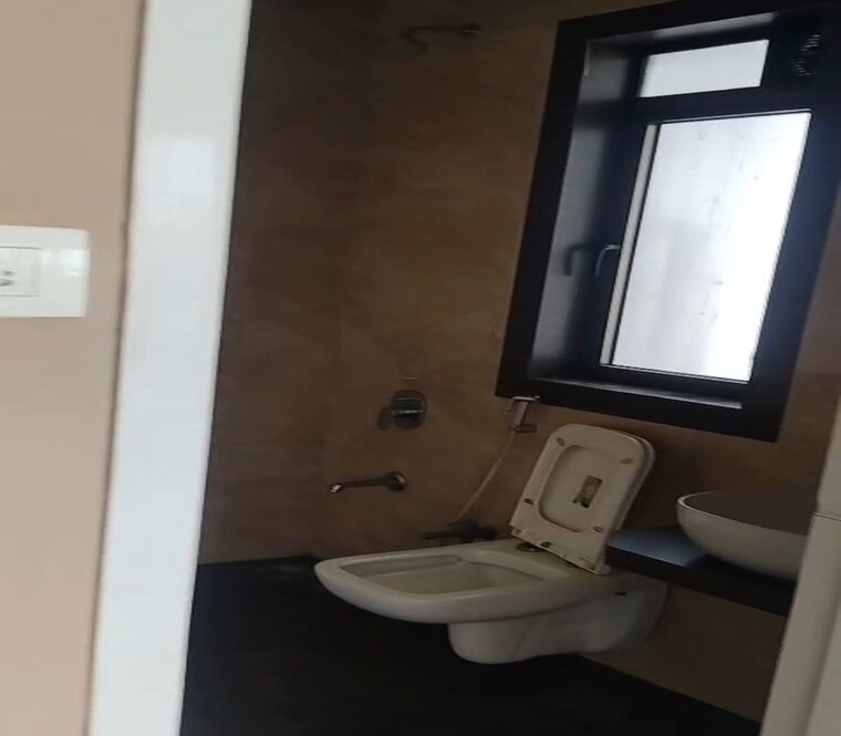 Bathroom, matunga east 3 Bedroom 1000 Sq.Ft. Apartment In Matunga East Mumbai 10466884
