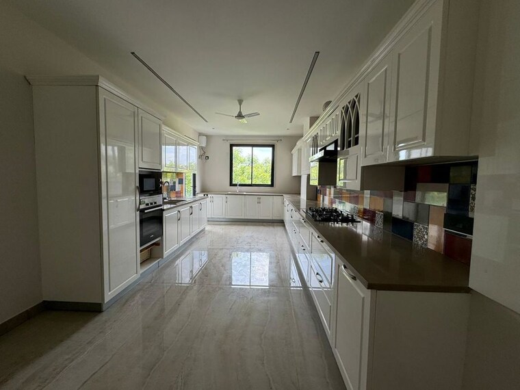 Kitchen, emaar-emerald-classic 4 Bedroom 3500 Sq.Ft. Builder Floor In Sector 65 Gurgaon 10375534