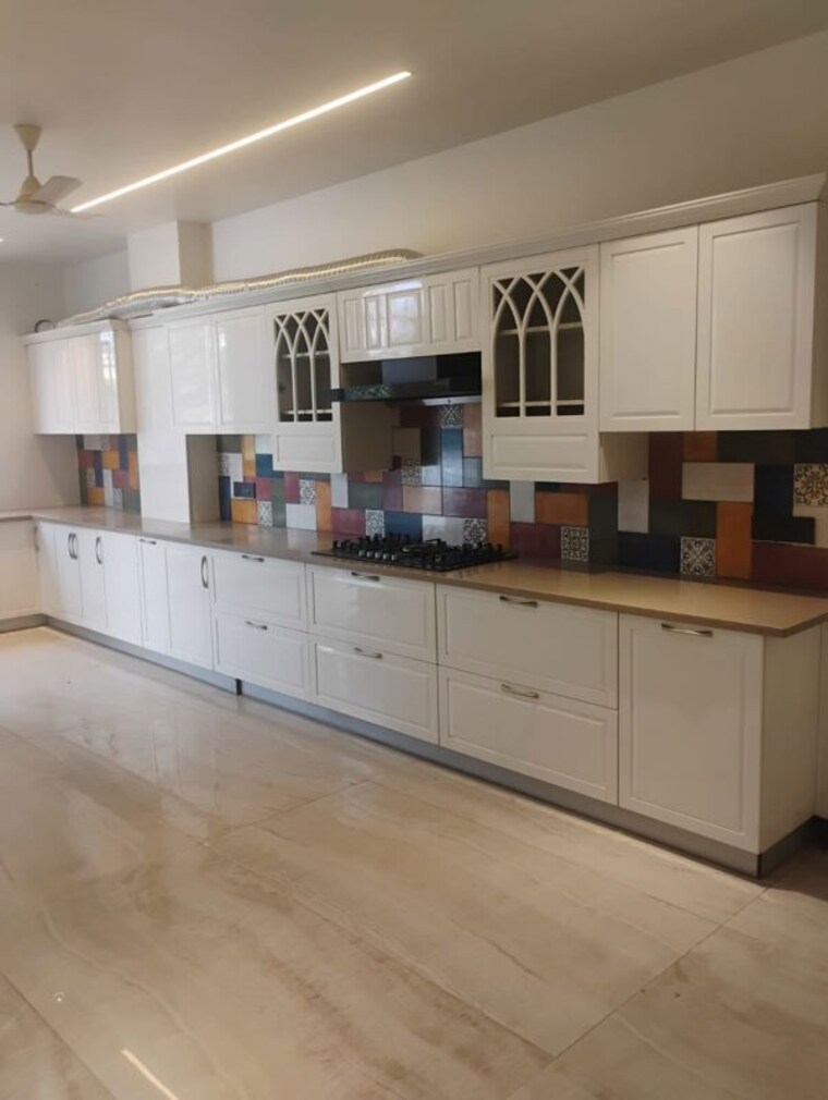 Kitchen, emaar-emerald-classic 4 Bedroom 3500 Sq.Ft. Builder Floor In Sector 65 Gurgaon 10375534