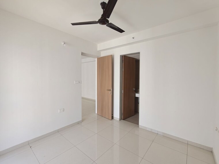 Room, godrej-emerald 3 Bedroom 927 Sq.Ft. Apartment In Ghodbunder Road Thane 10466918