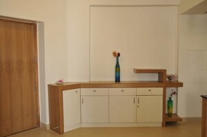 Furnished Amenities in 2 BHK Apartment at Katwaria Sarai – for Rent