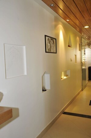 Bathroom in 2 BHK Apartment at Katwaria Sarai – for Rent