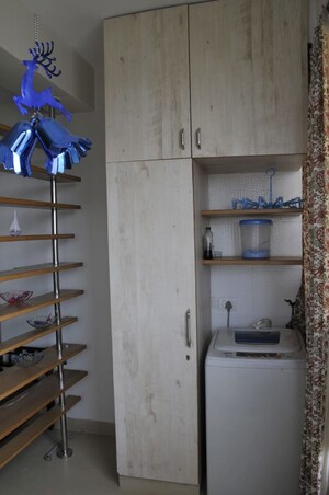 Furnished Amenities in 2 BHK Apartment at Katwaria Sarai – for Rent