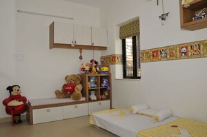Living Room in 2 BHK Apartment at Katwaria Sarai – for Rent